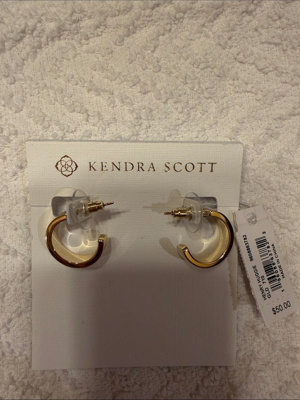 NWT Kendra Scott Henry Huggie Earrings in Gold